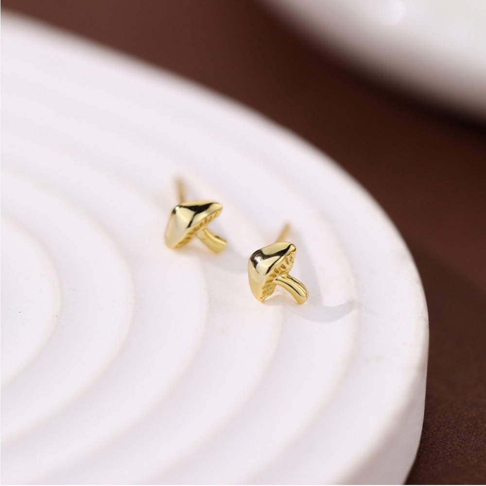 ✨HP✨ Gold Mushroom Dainty Minimalist Stud Post Earrings - Picture 2 of 5